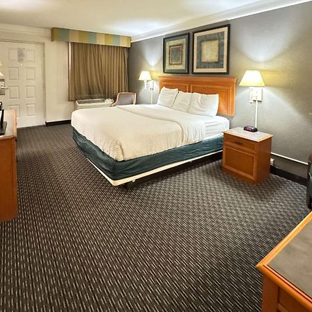 Rodeway Inn Колледж-Стейшн Экстерьер фото