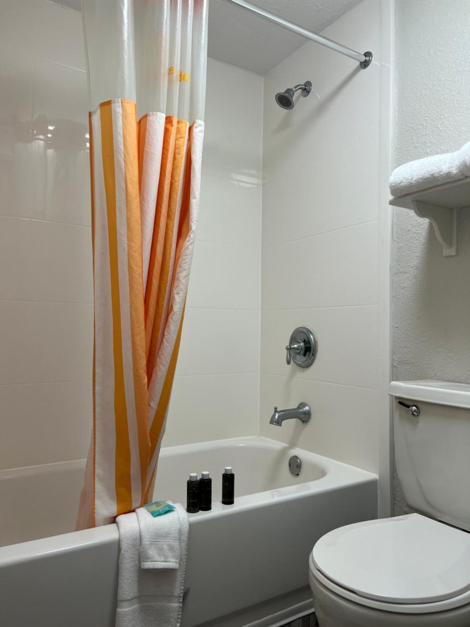 Rodeway Inn Колледж-Стейшн Экстерьер фото