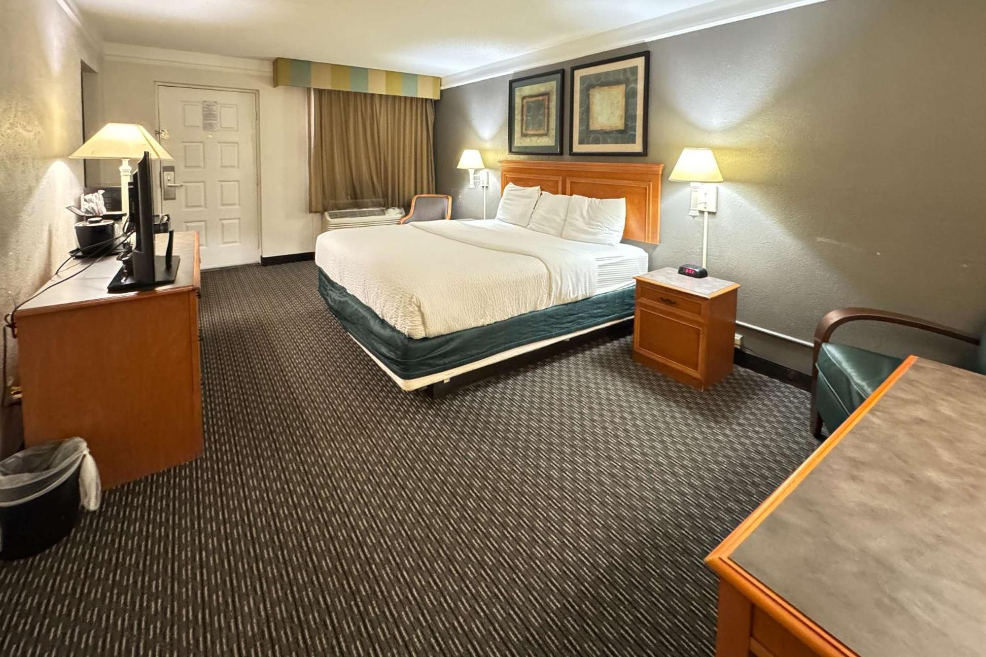 Rodeway Inn Колледж-Стейшн Экстерьер фото